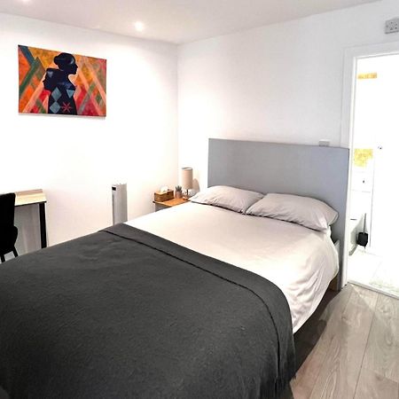 Modern Studio Apartment With Free Wifi London Luaran gambar