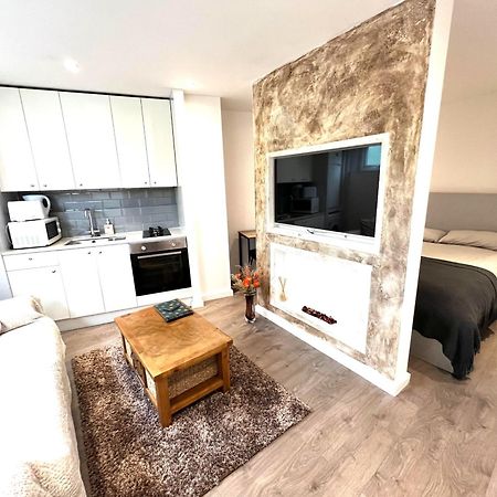 Modern Studio Apartment With Free Wifi London Luaran gambar